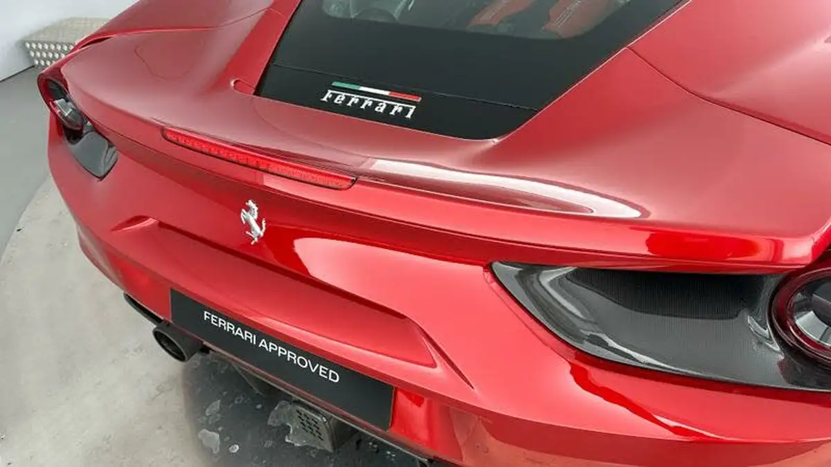 2018-ferrari-488-39-488-gtb-big-18