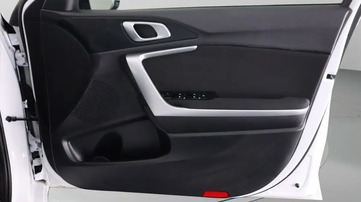 2021-kia-ceed-10-t-gdi-2-hatchback-big-13