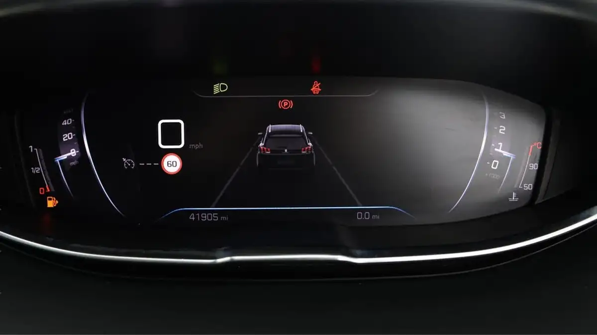 2021-peugeot-5008-suv-15-bluehdi-allure-big-10