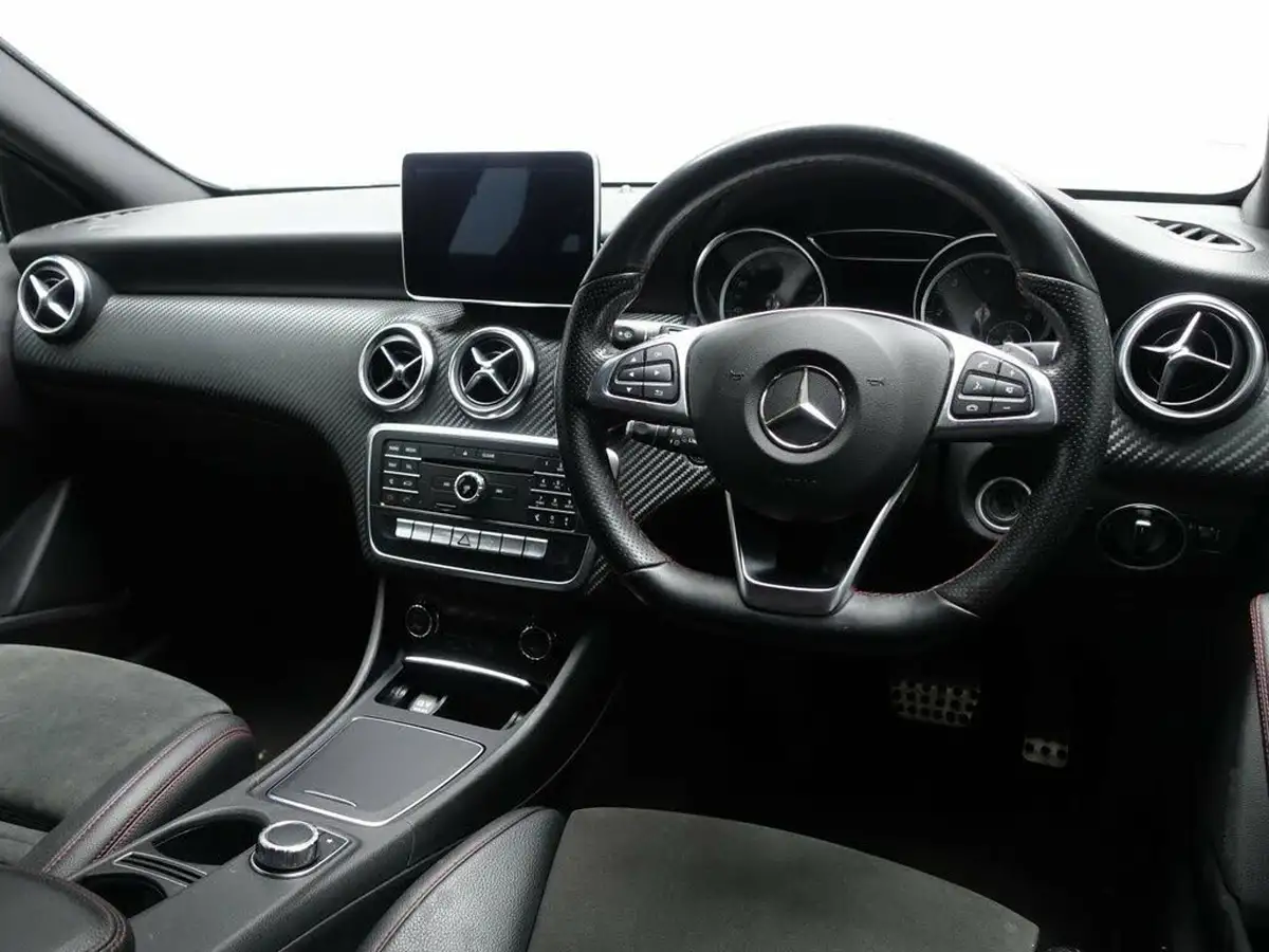 2016-mercedes-benz-a-class-21d-a200d-amg-line-136ps-ss-7g-dct-big-19