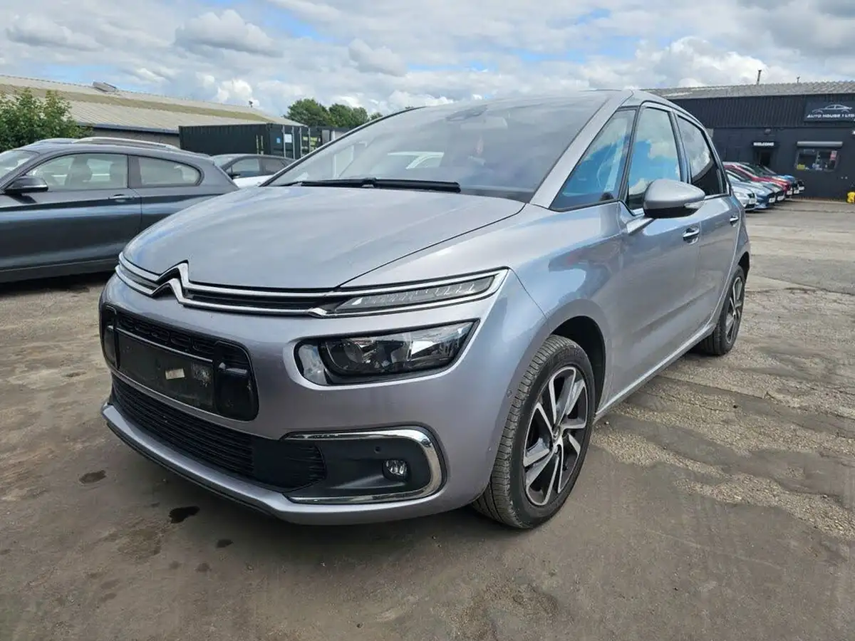 2017-citroen-c4-picasso-16bluehdi-flair-eat6-big-2