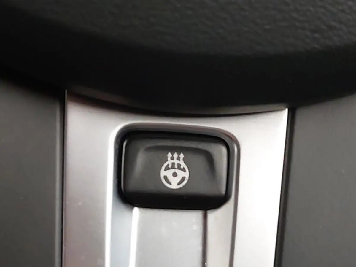 2024-bmw-2-series-15-218i-m-sport-coupe-4d-dct-big-17