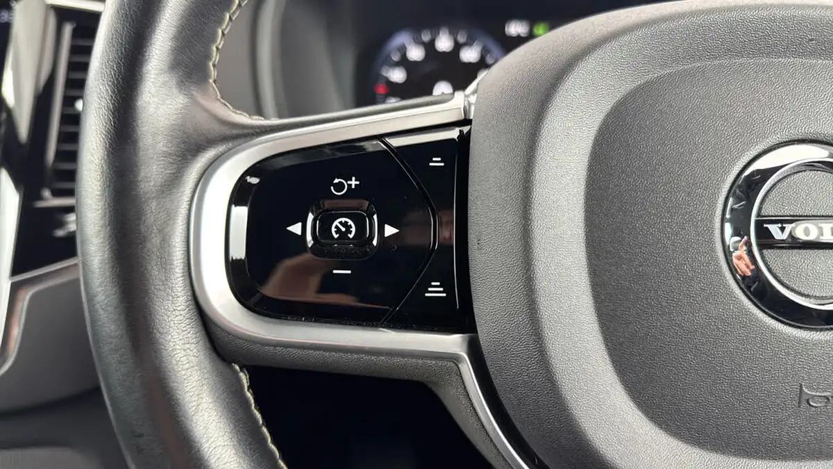 2020-volvo-xc90-20-t8-r-design-plug-in-hybrid-big-22