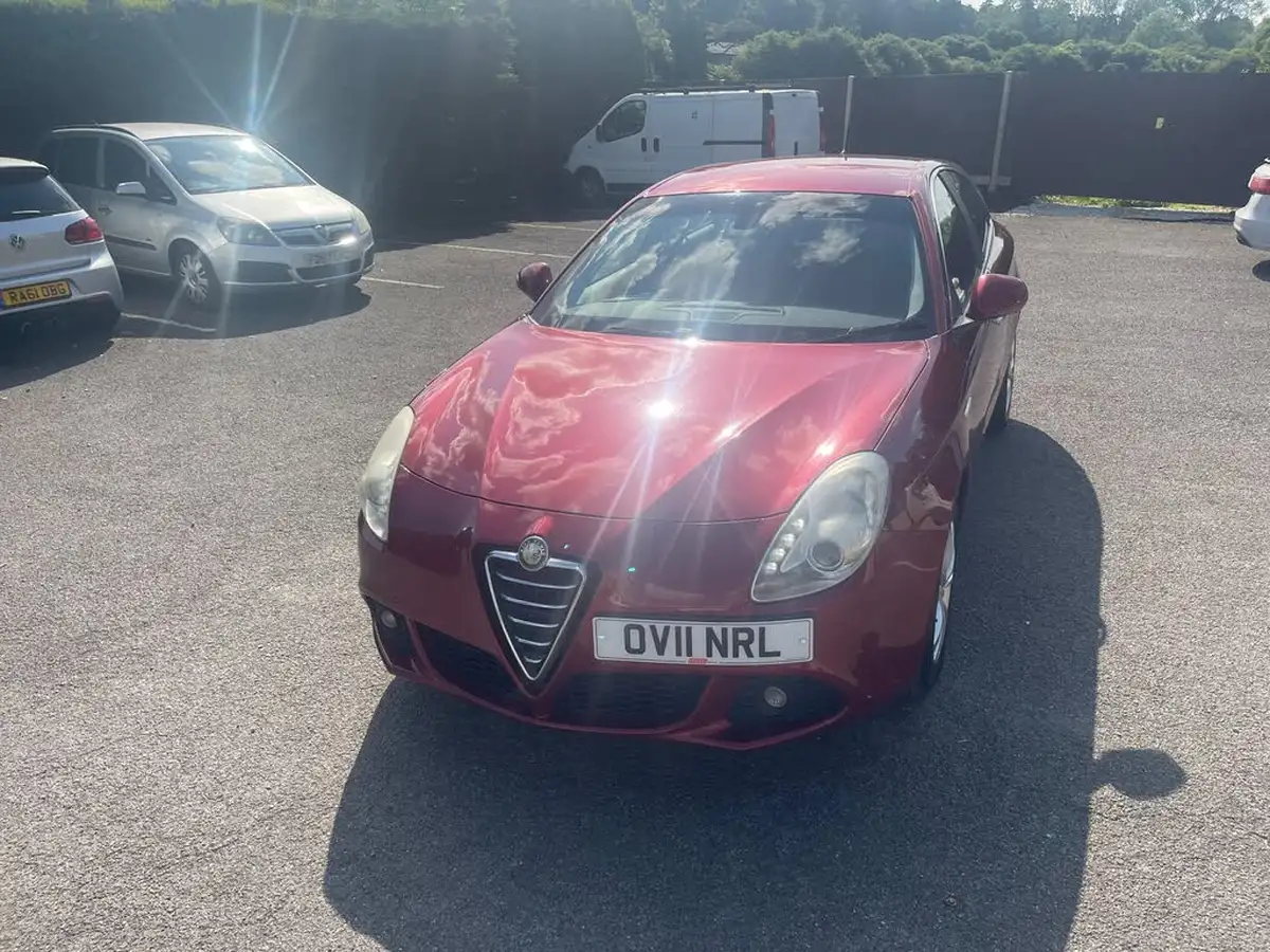 2011-alfa-romeo-giulietta-14-lusso-tb-multiair-170bhp-big-36