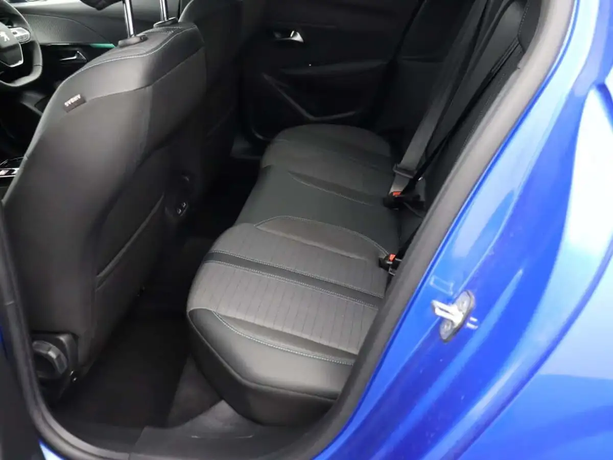 2023-peugeot-208-12-puretech-allure-premium-130ps-eat8-big-14
