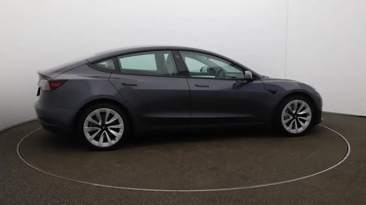 2021-tesla-model-3-e-long-range-4x4-big-42