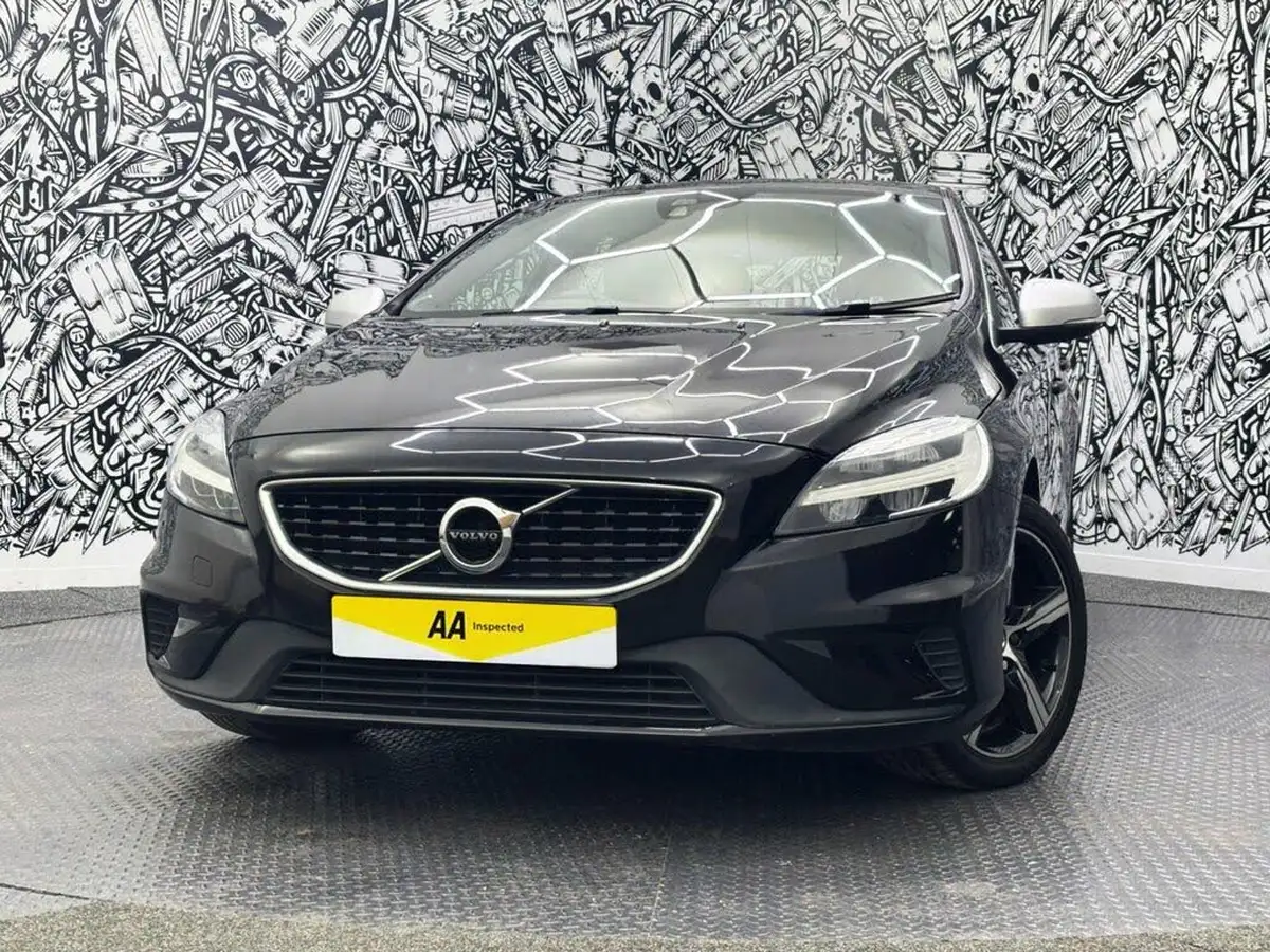 2018-volvo-v40-20td-d2-r-design-nav-plus-big-4