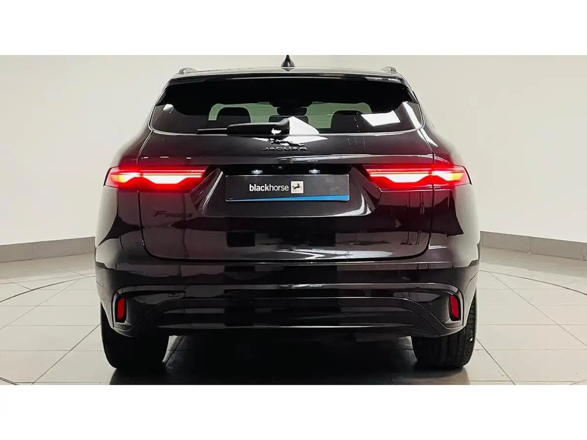 2022-jaguar-f-pace-20-d200-r-dynamic-black-big-6