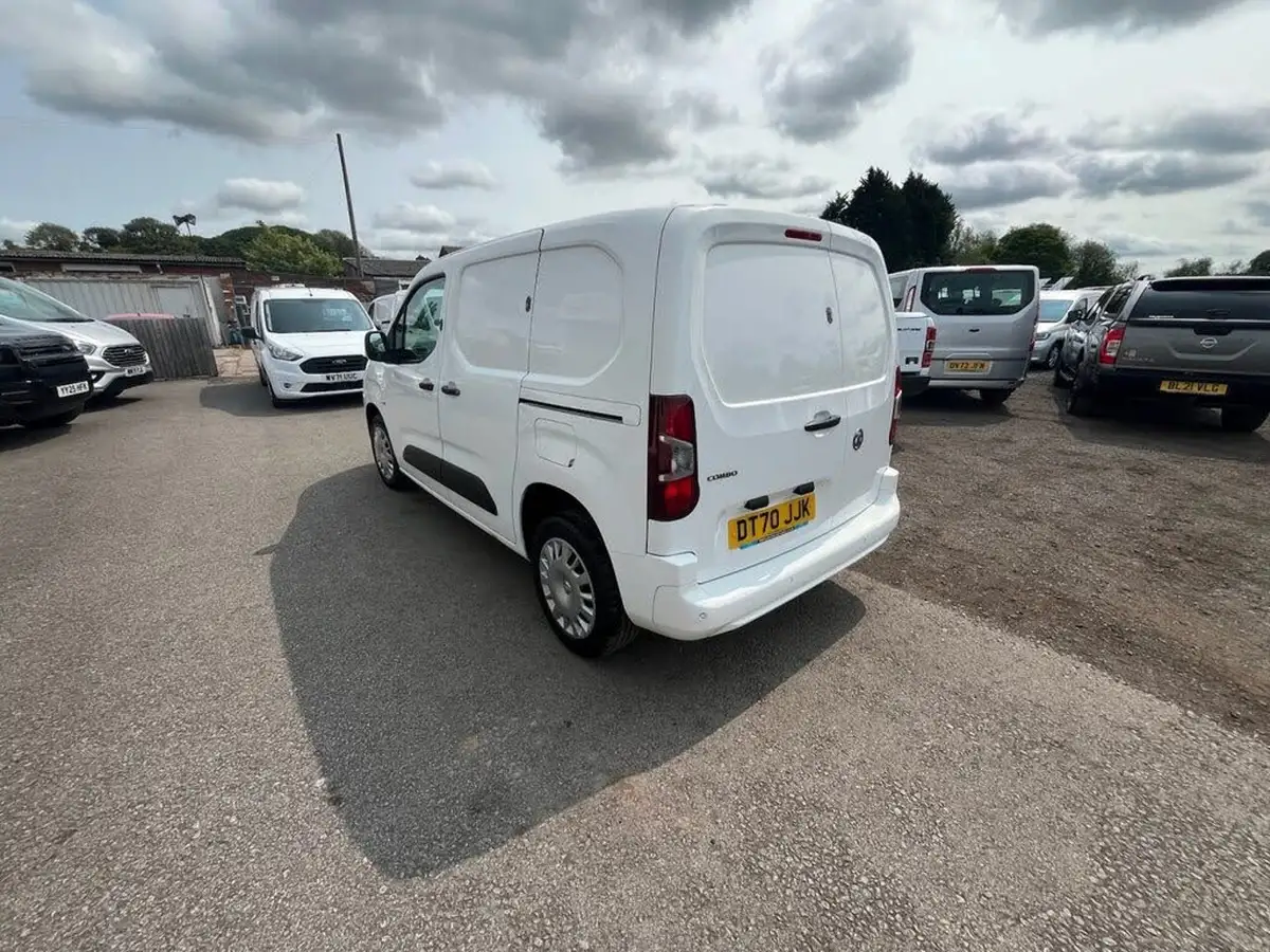 2021-vauxhall-combo-15cdti-sportive-2300-100pseu6dt-l1h1-panel-big-6