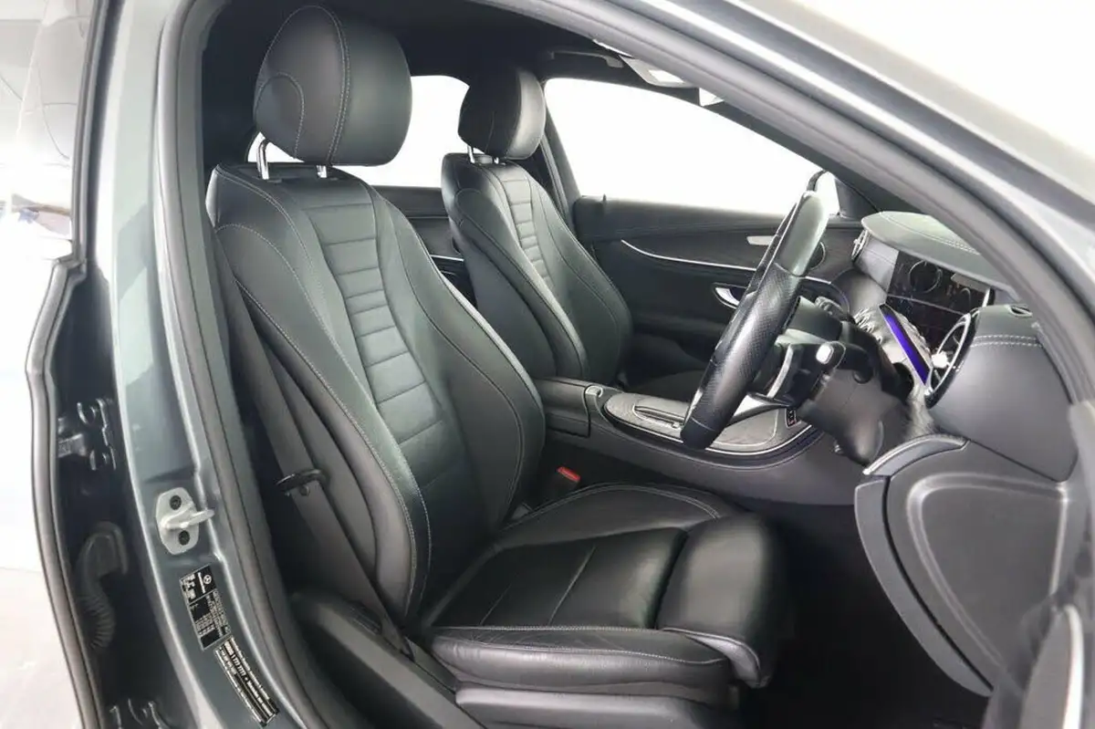 2020-mercedes-benz-e-class-20d-e300de-amg-line-eq-power-saloon-4d-big-10