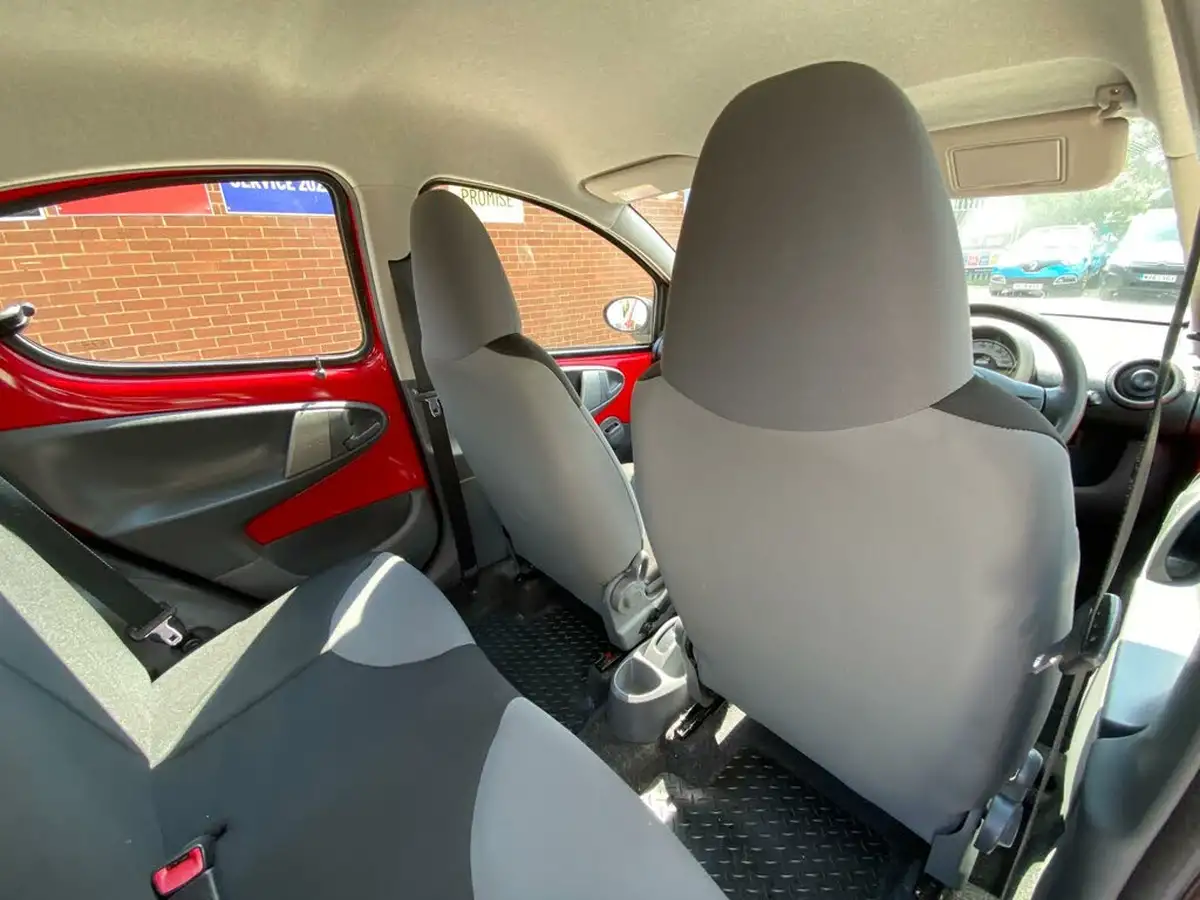 2011-citroen-c1-10-vtr-68-5d-big-39