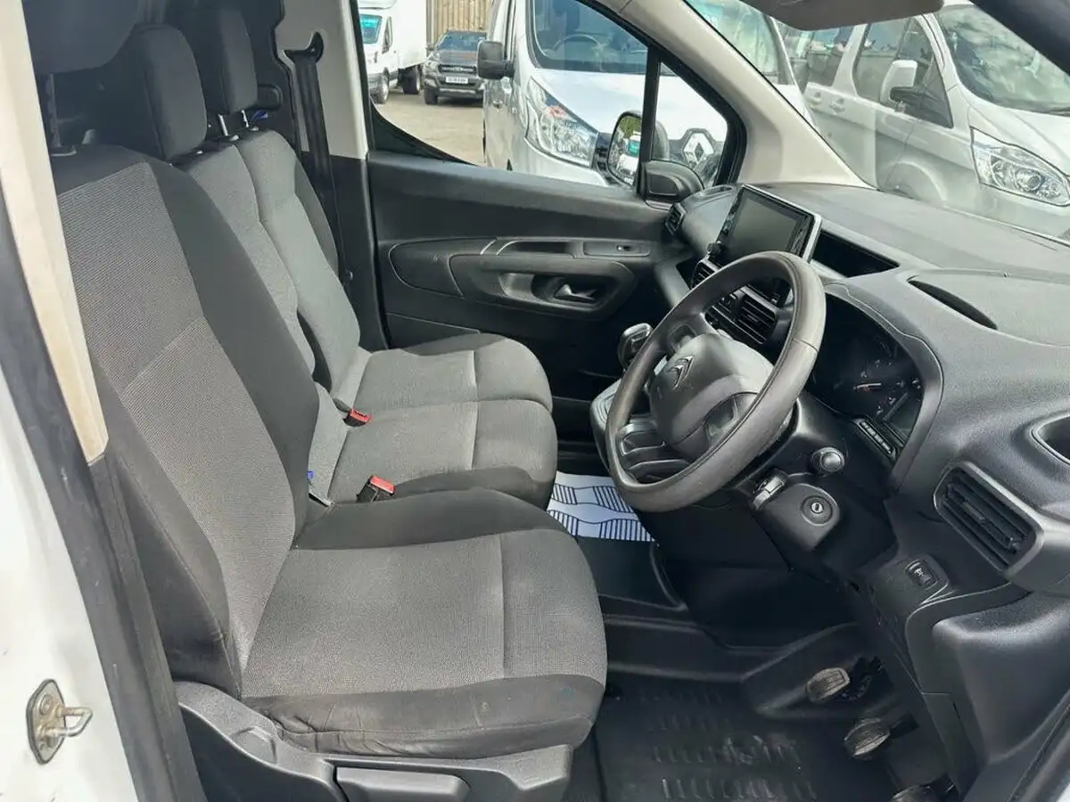 2019-citroen-berlingo-15bluehdi-1000-enterprise-100pseu6dt-e-panel-big-18