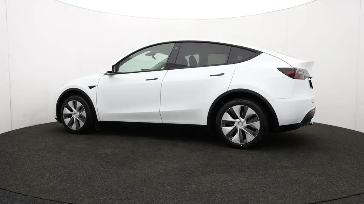2024-tesla-model-y-e-long-range-306bhp-awd-big-67