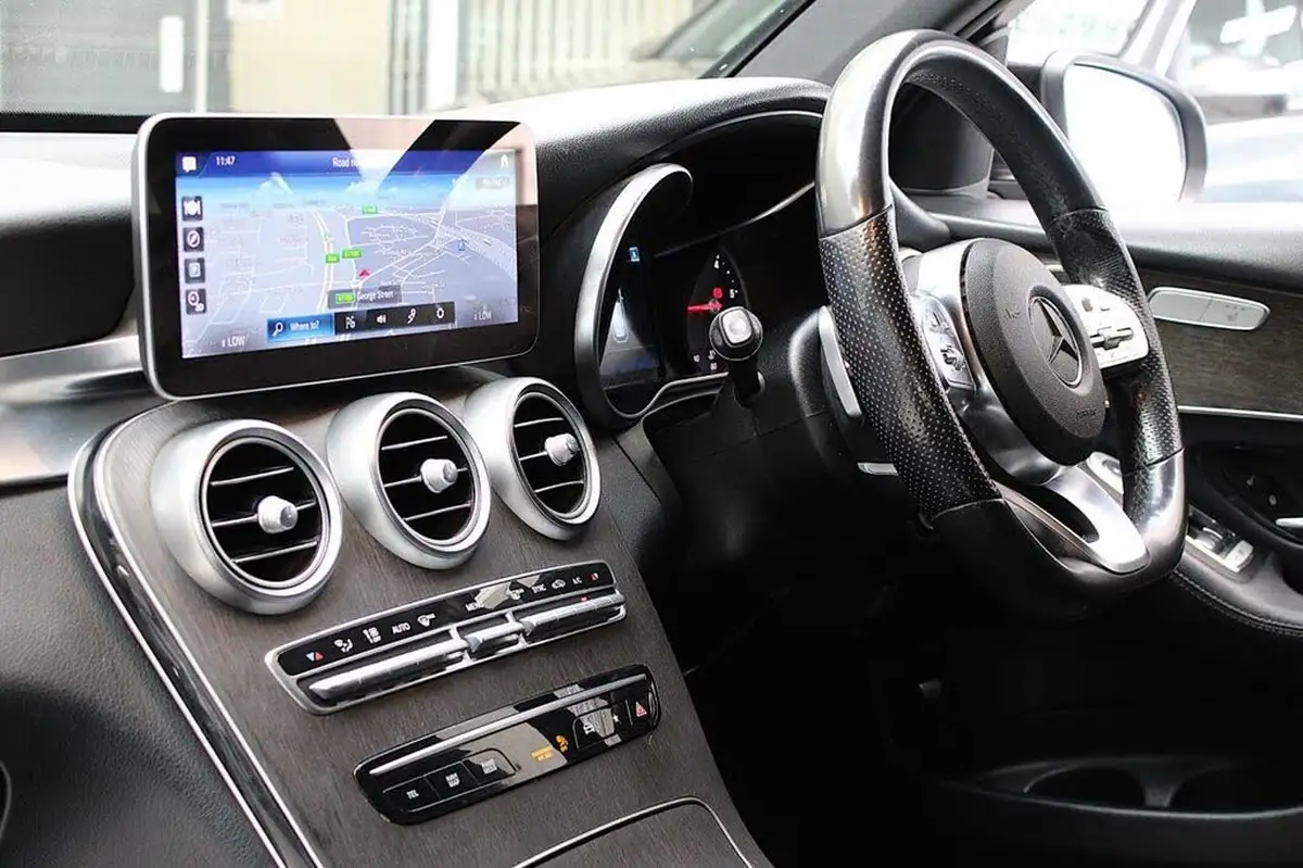 2019-mercedes-benz-glc-class-20d-glc220d-amg-line-station-wagon-5d-4matic-plus-big-24