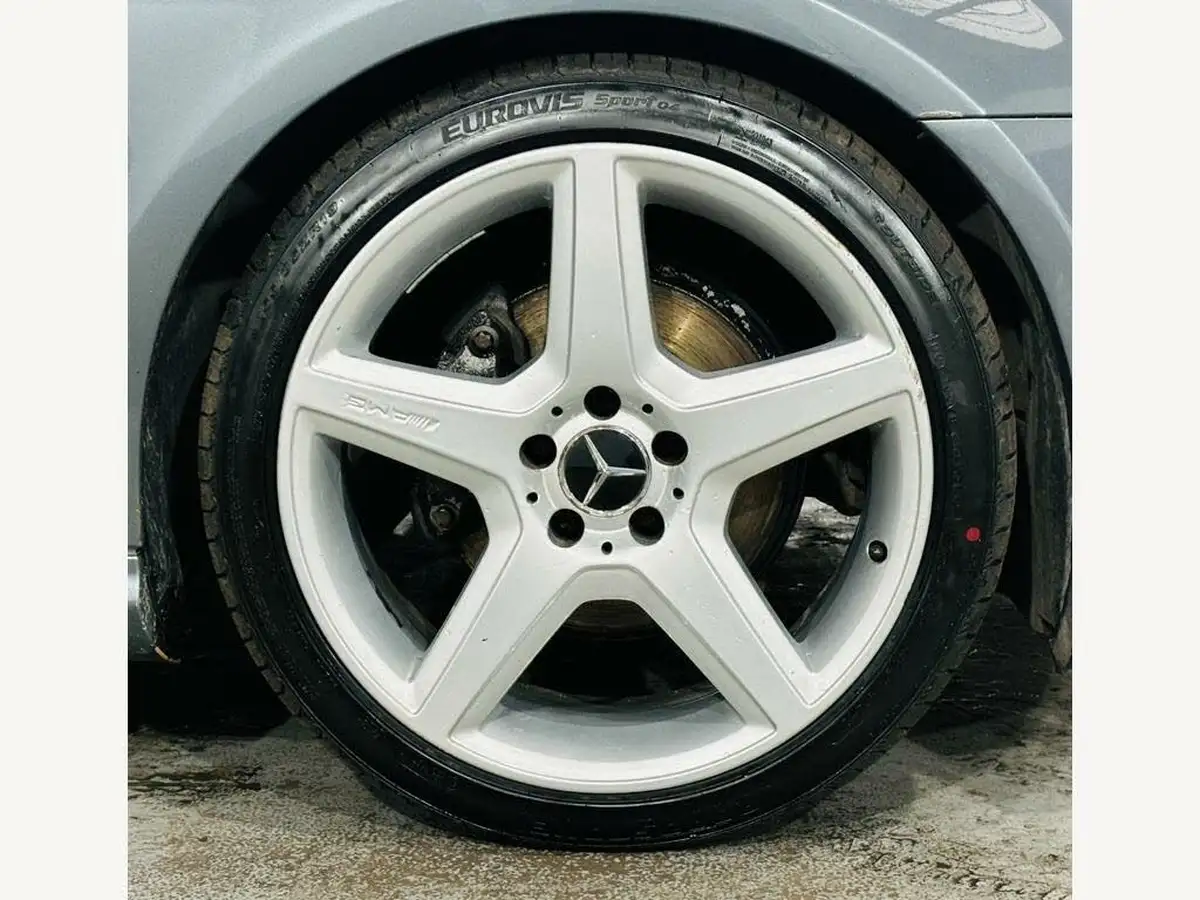 2008-mercedes-benz-cls-class-30td-cls320-big-24
