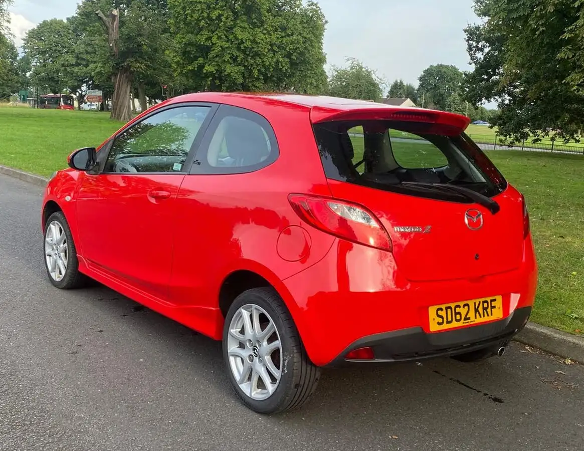 2012-mazda-mazda2-13-tamura-3d-big-6