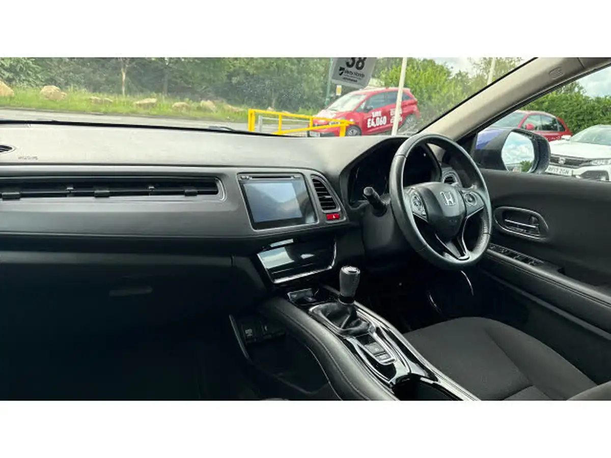 2015-honda-hr-v-16-i-dtec-se-navi-big-1