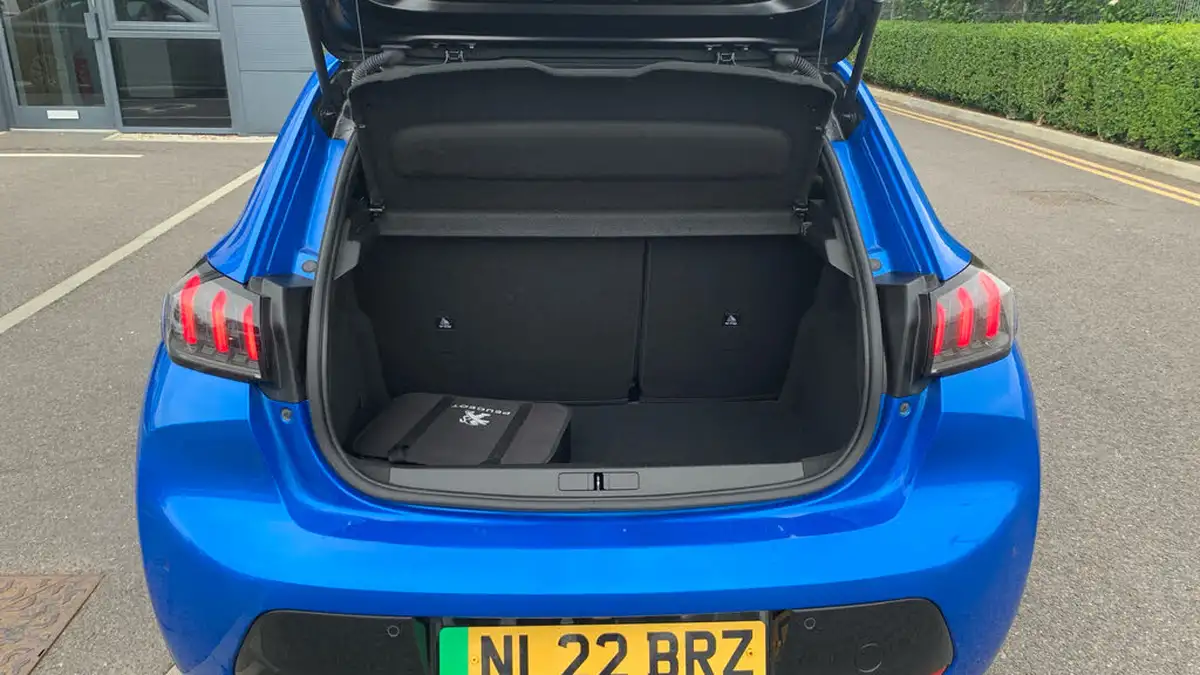 2022-peugeot-208-e-gt-136bhp-50kwh-big-18