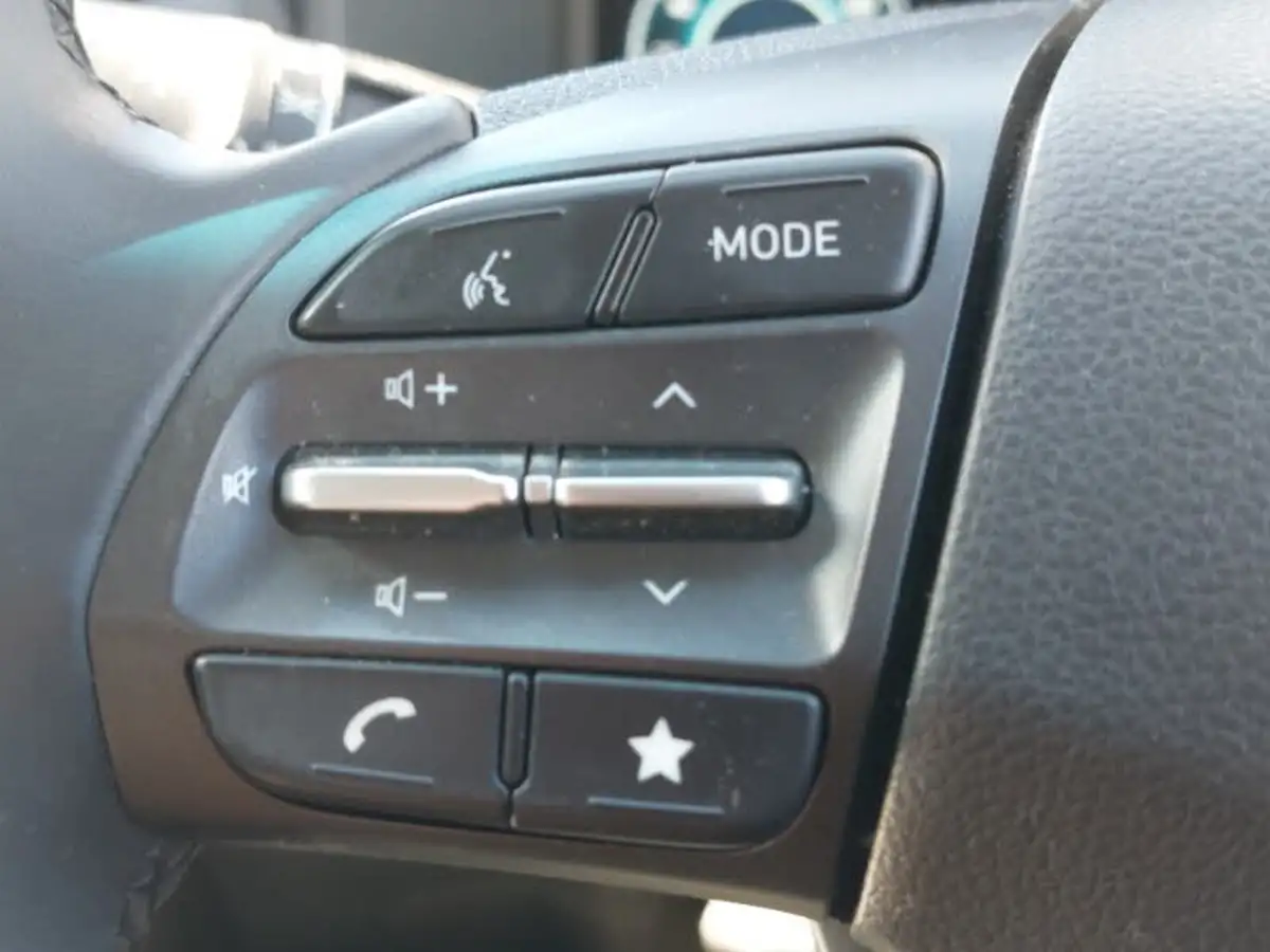 2022-hyundai-kona-10-t-gdi-se-connect-big-12