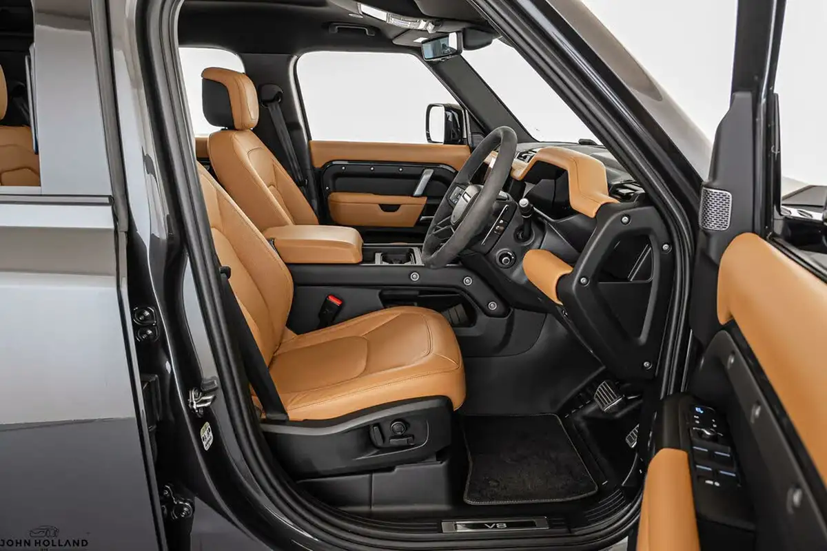 2022-land-rover-110-defender-50-p525-v8-big-30