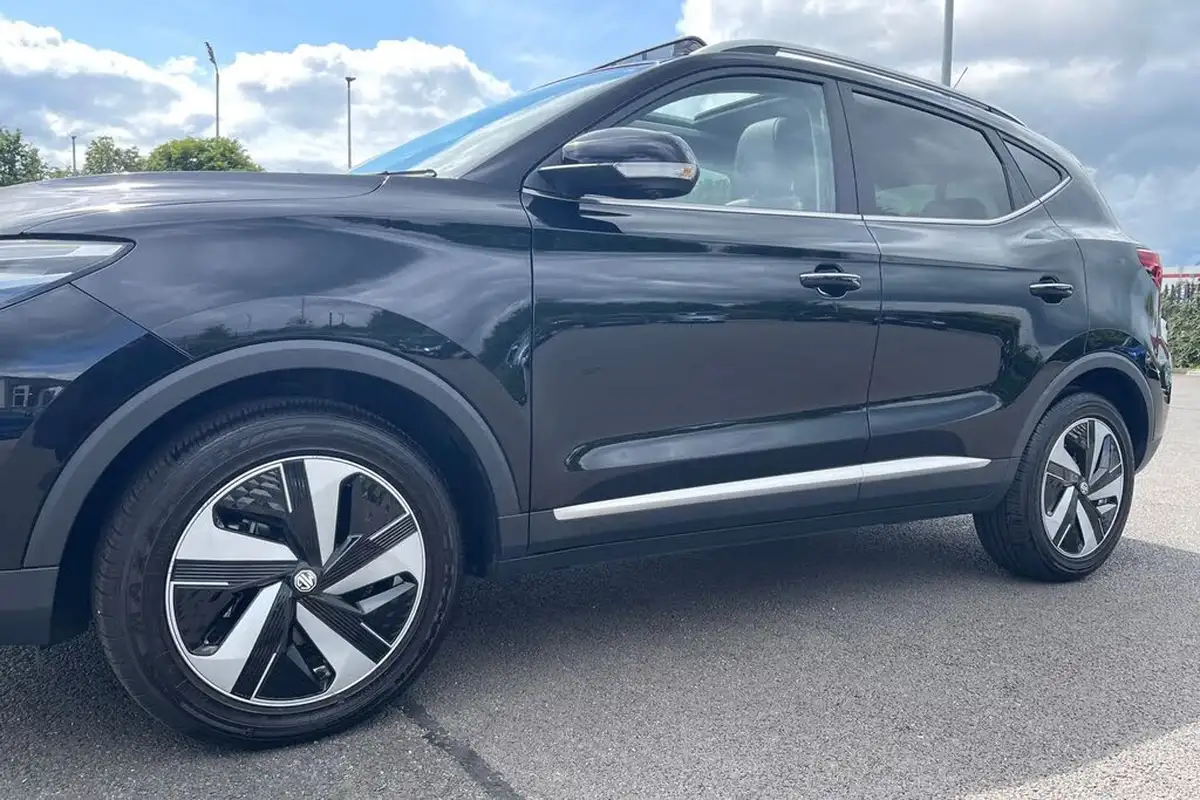 2024-mg-zs-suv-e-trophy-connect-ev-156ps-long-range-big-26