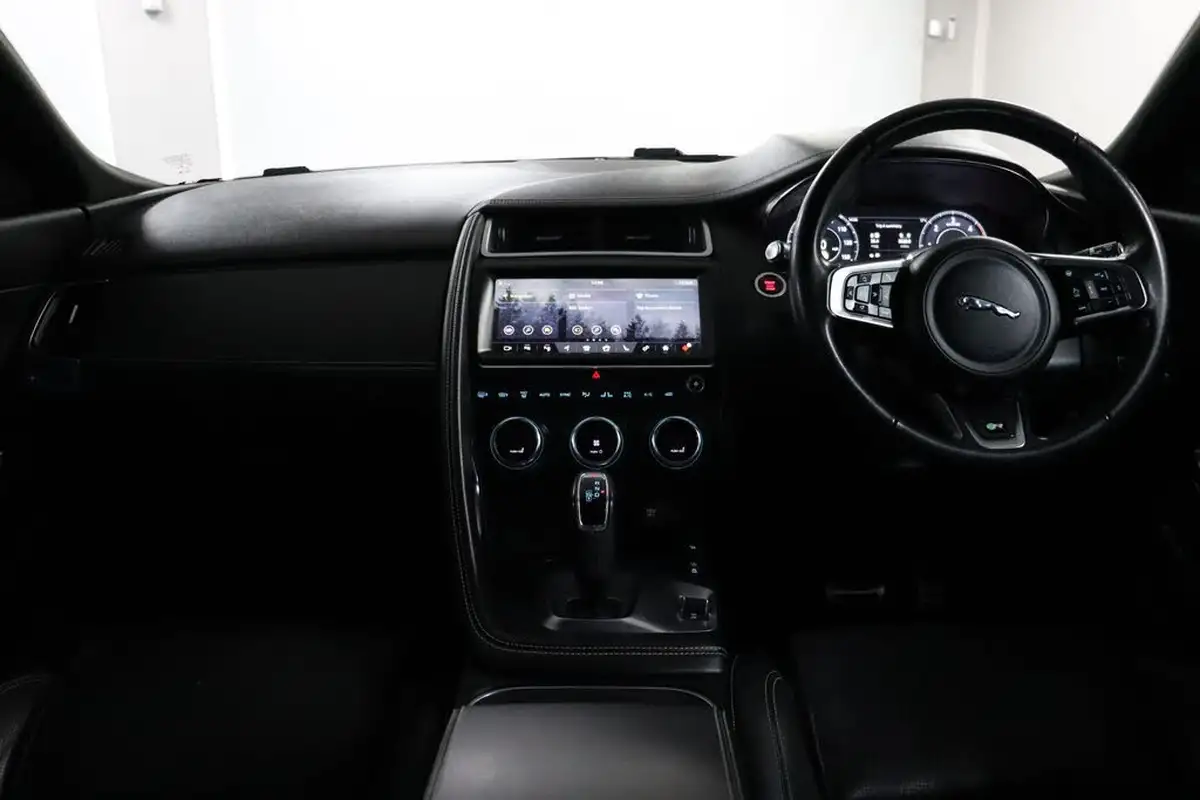 2019-jaguar-e-pace-20-i4d-r-dynamic-hse-180ps-big-40