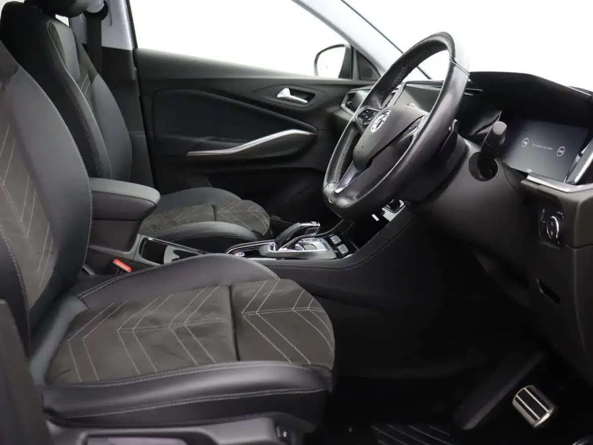 2022-vauxhall-grandland-15td-ultimate-big-30