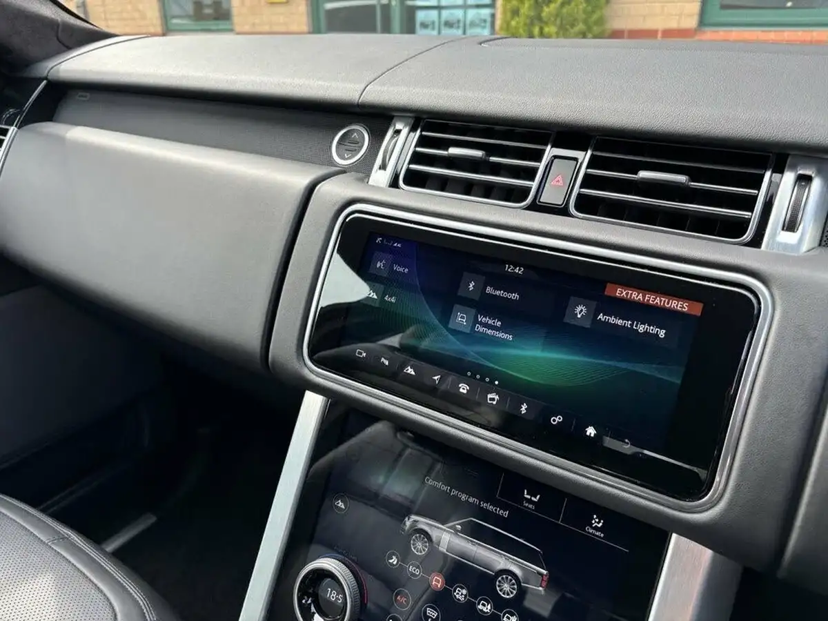 2021-land-rover-range-rover-30-d300-westminster-big-34