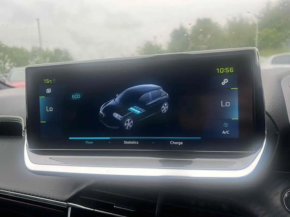 2021-peugeot-208-e-gt-50kwh-big-46