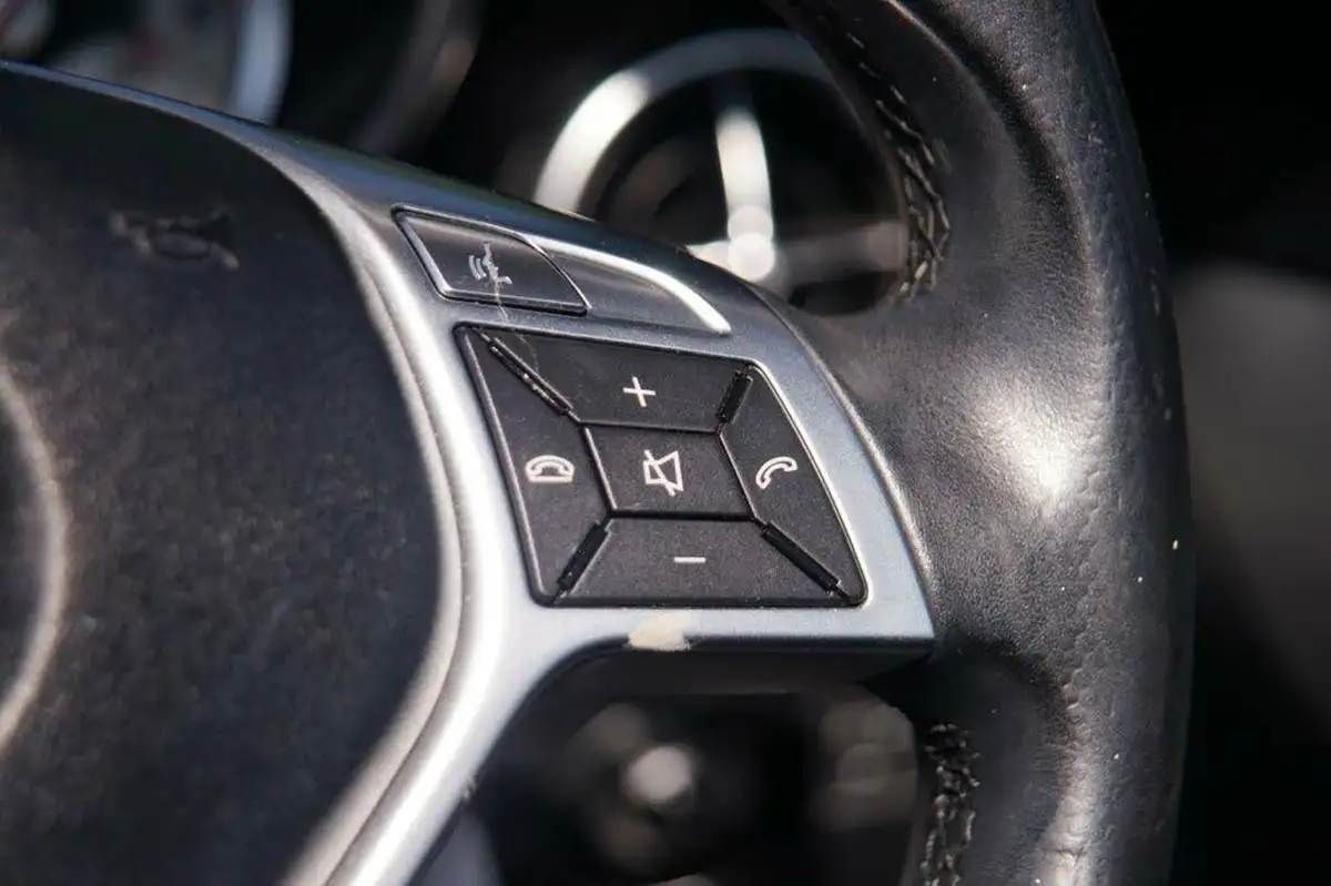 2012-mercedes-benz-slk-21td-slk250-amg-sport-204bhp-blueefficiency-ss-big-11
