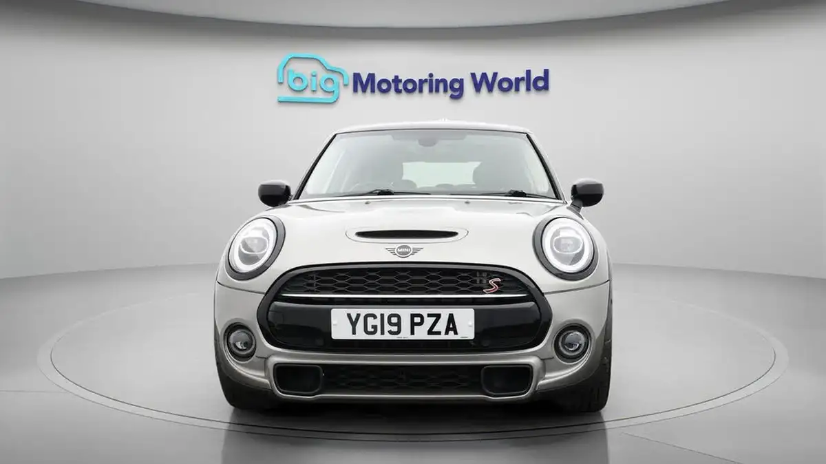2019-mini-cooper-20-cooper-s-exclusive-189bhp-hatchback-5d-big-2