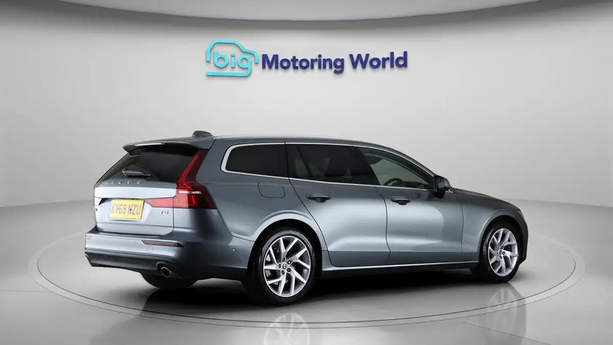 2019-volvo-v60-20-t5-momentum-plus-big-6