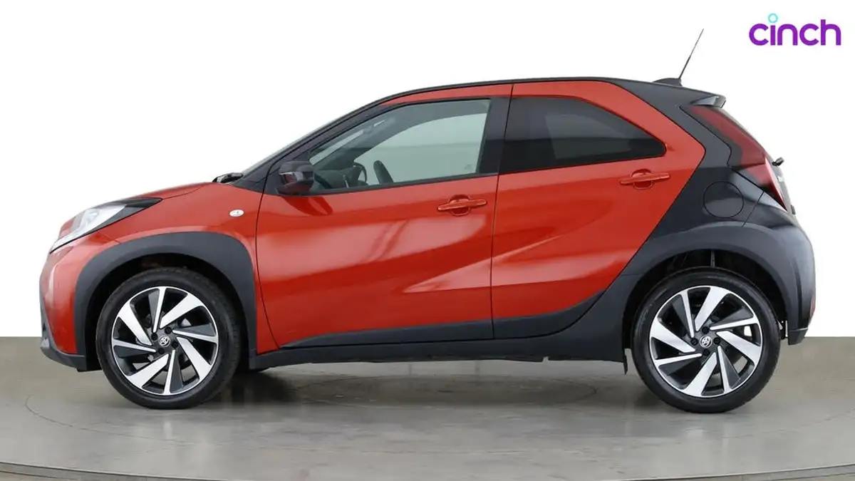 2022-toyota-aygo-x-10-vvt-i-edge-big-3