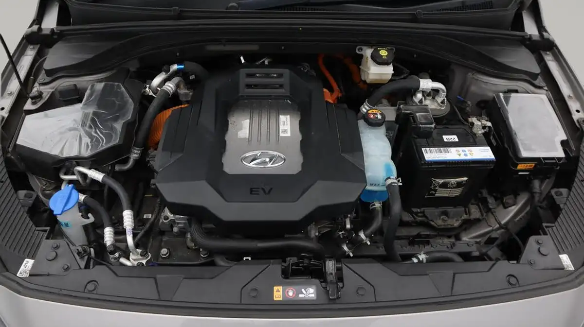 2021-hyundai-ioniq-e-premium-se-electric-100kw-big-19