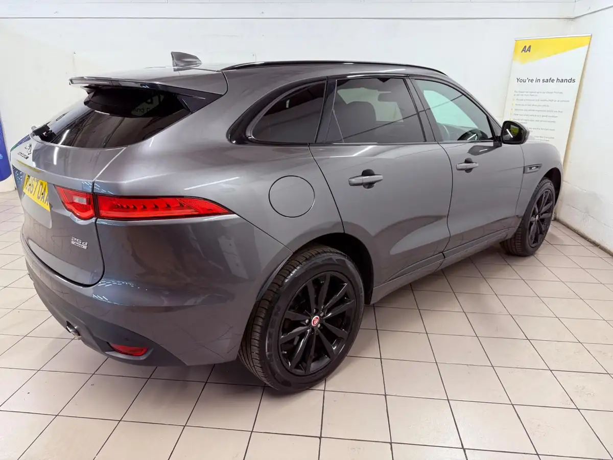 2017-jaguar-f-pace-20-i4d-r-sport-240ps-awd-ss-auto-big-11