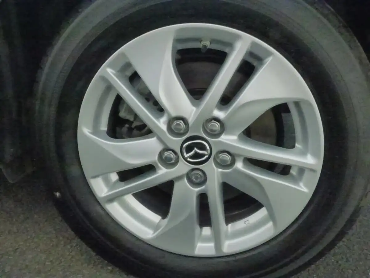 2022-mazda-mazda2-15-agile-big-6