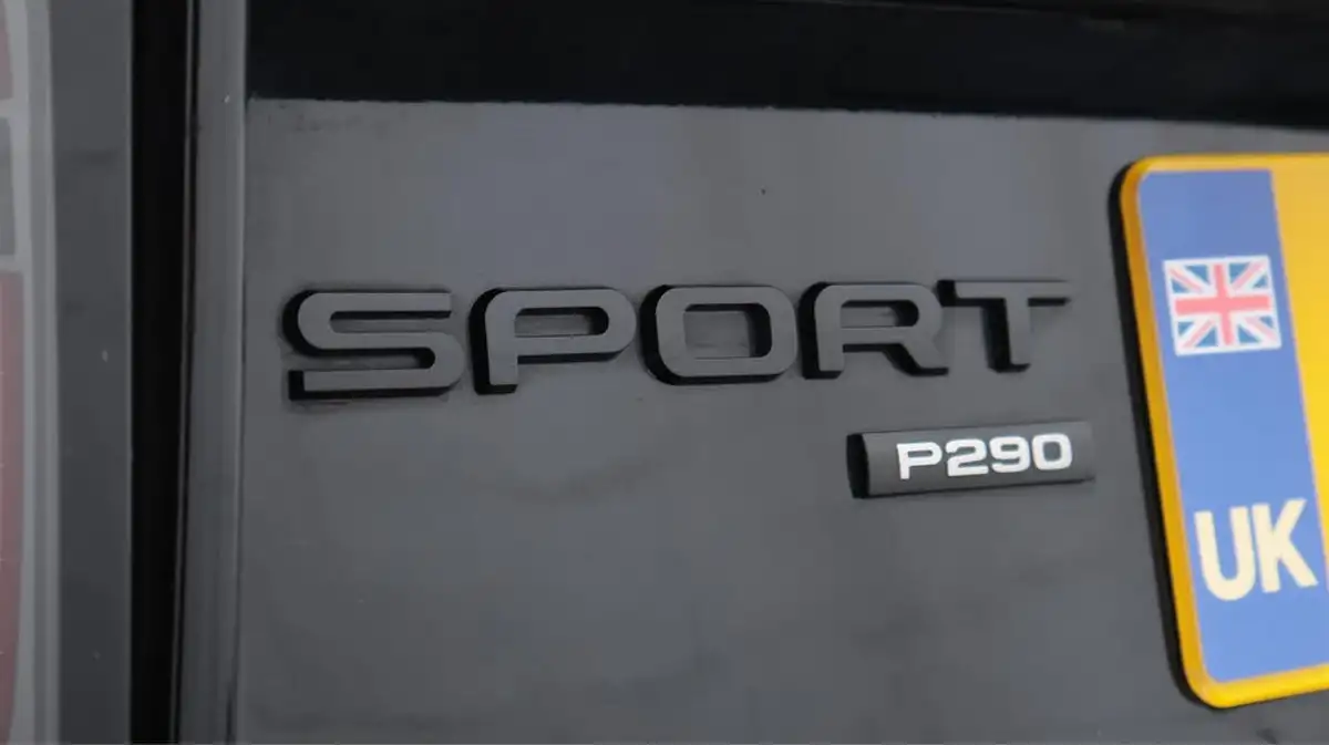 2021-land-rover-discovery-sport-20-p290-black-big-24