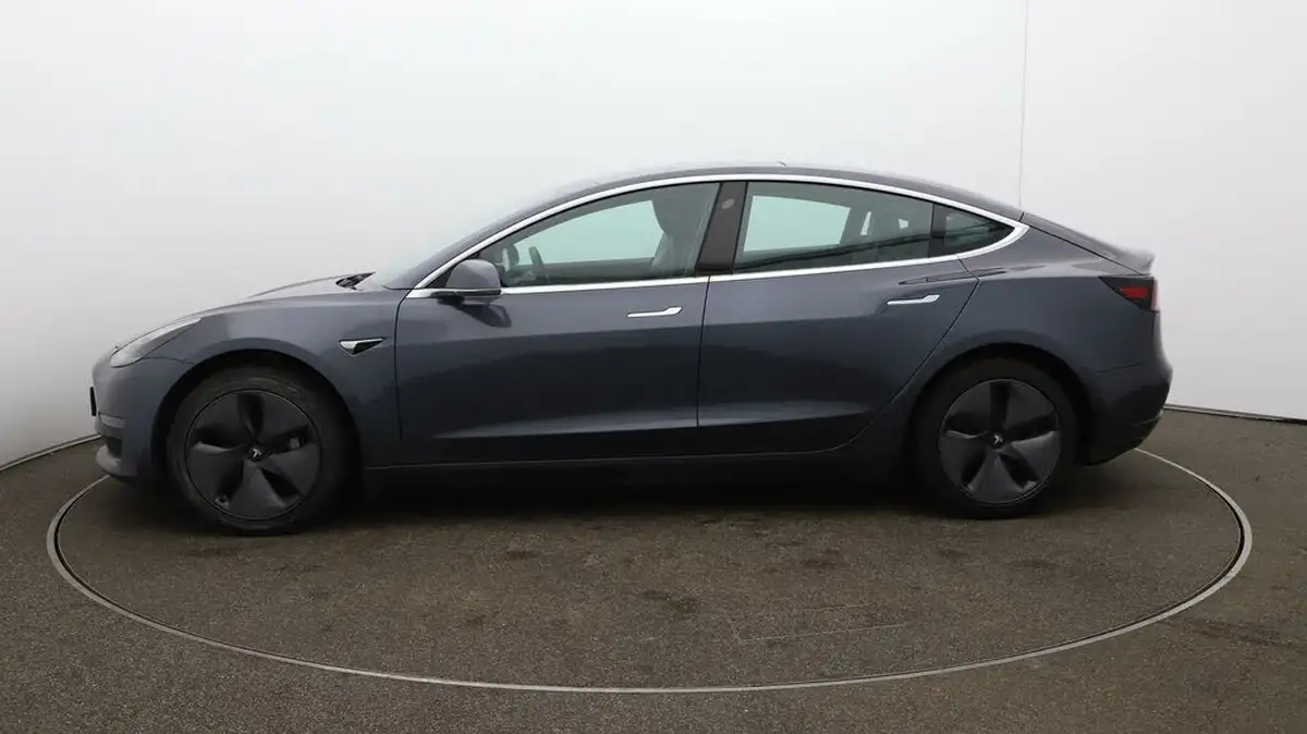 2020-tesla-model-3-e-long-range-big-57