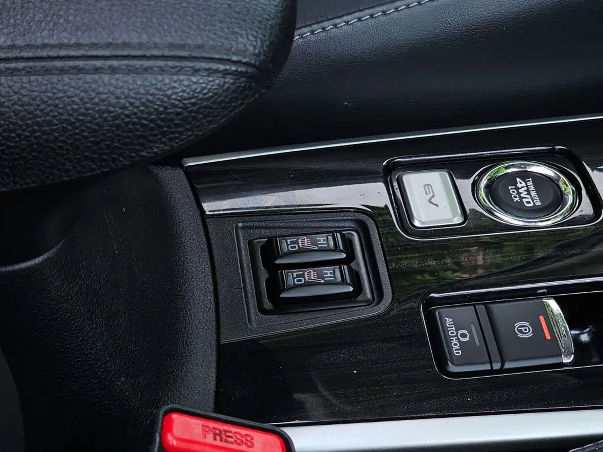 2017-mitsubishi-outlander-20-4hs-phev-5st-big-30