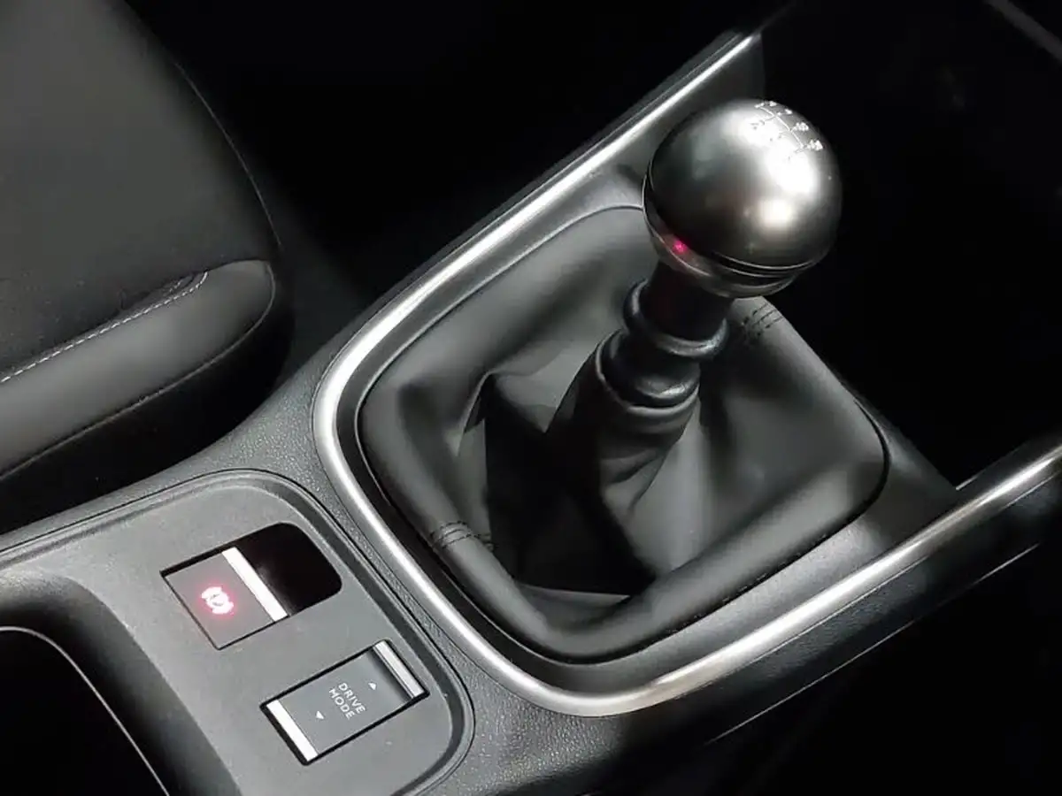 2024-jeep-avenger-12-gse-altitude-big-16