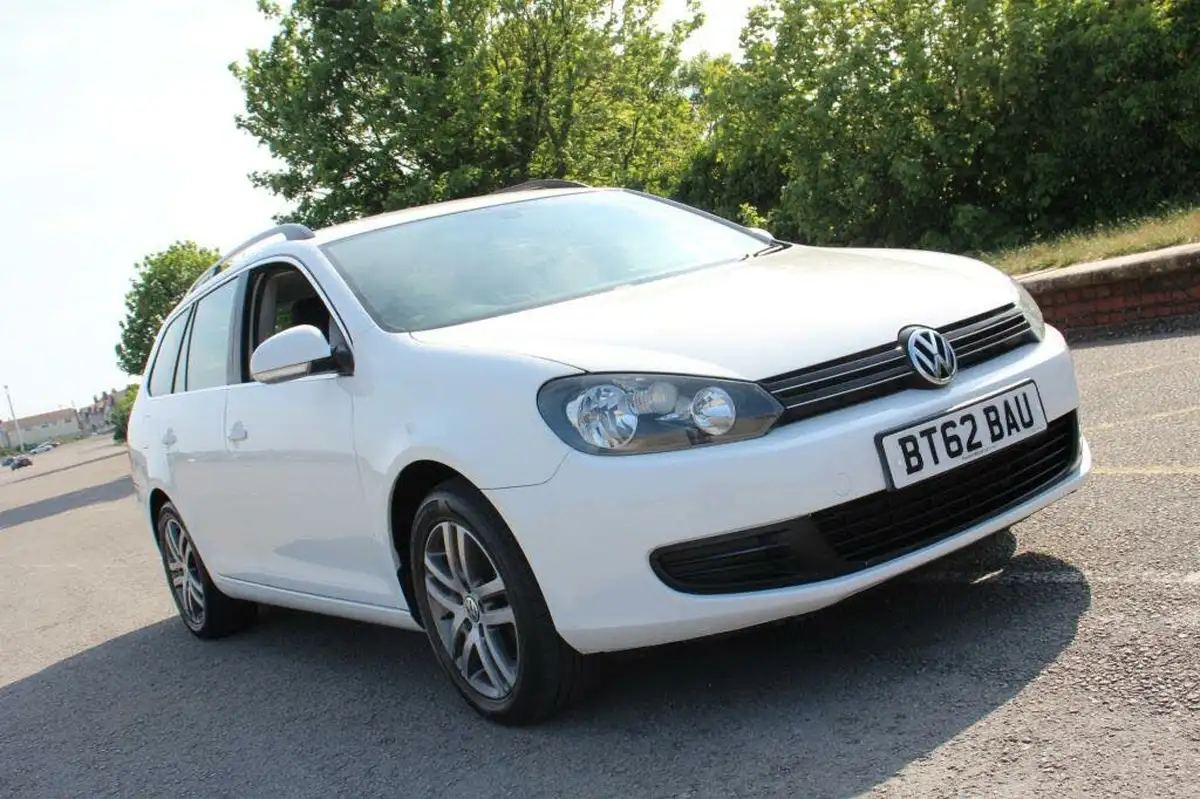 2012-volkswagen-golf-16td-blue-motion-se-big-0