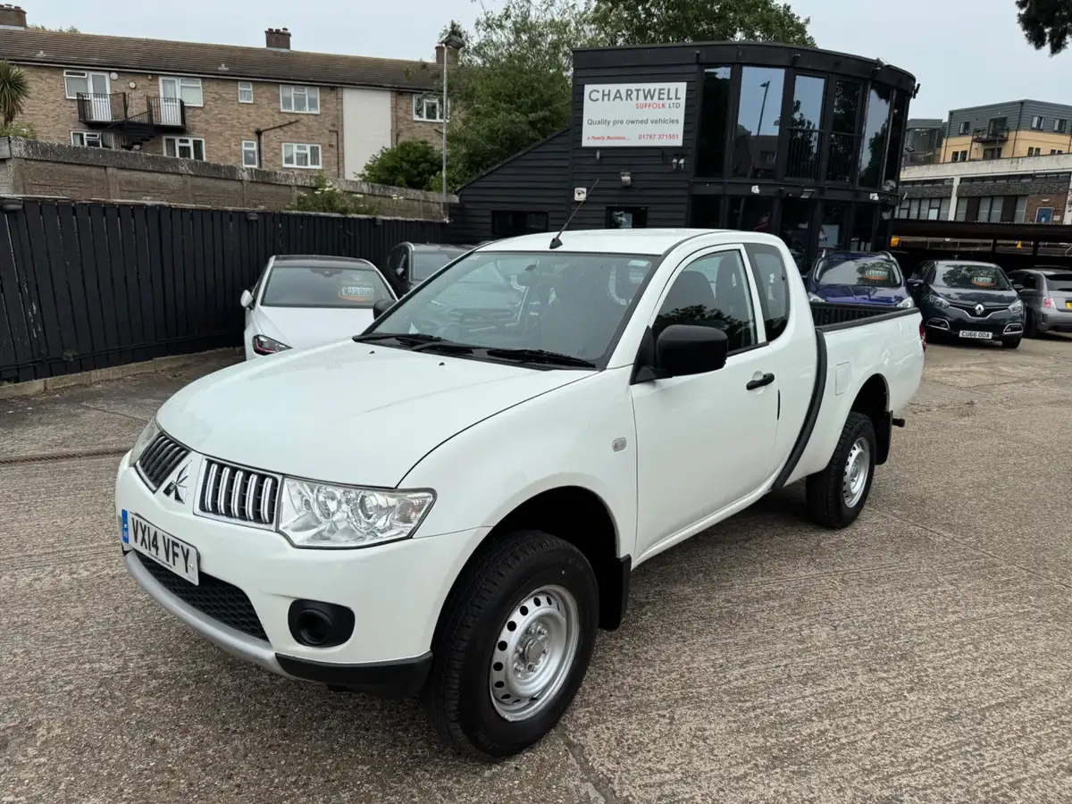 2014-mitsubishi-l200-25td-4work-club-big-5