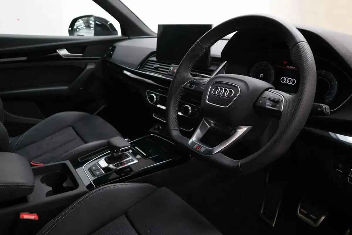 2024-audi-q5-20-45-tfsi-black-edition-station-wagon-big-11