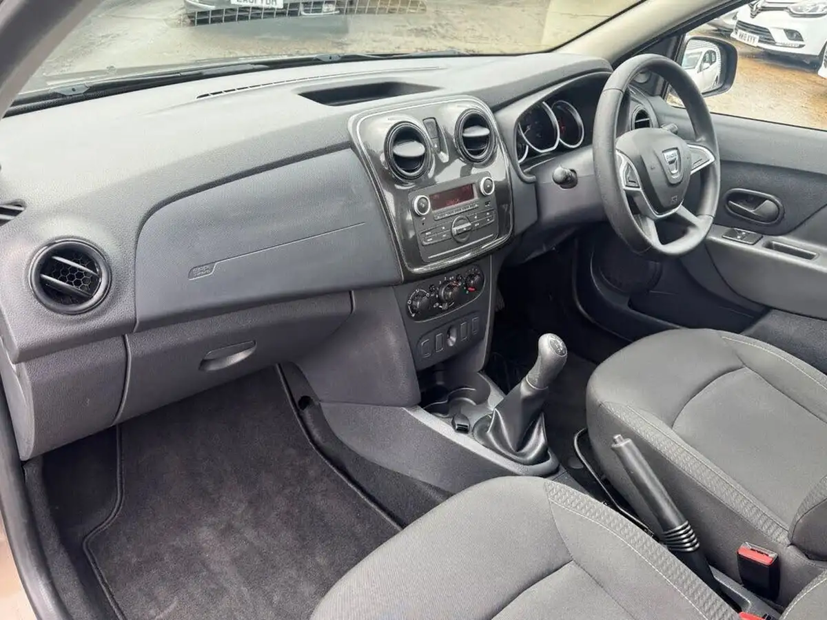 2017-dacia-sandero-10-sce-ambiance-big-37