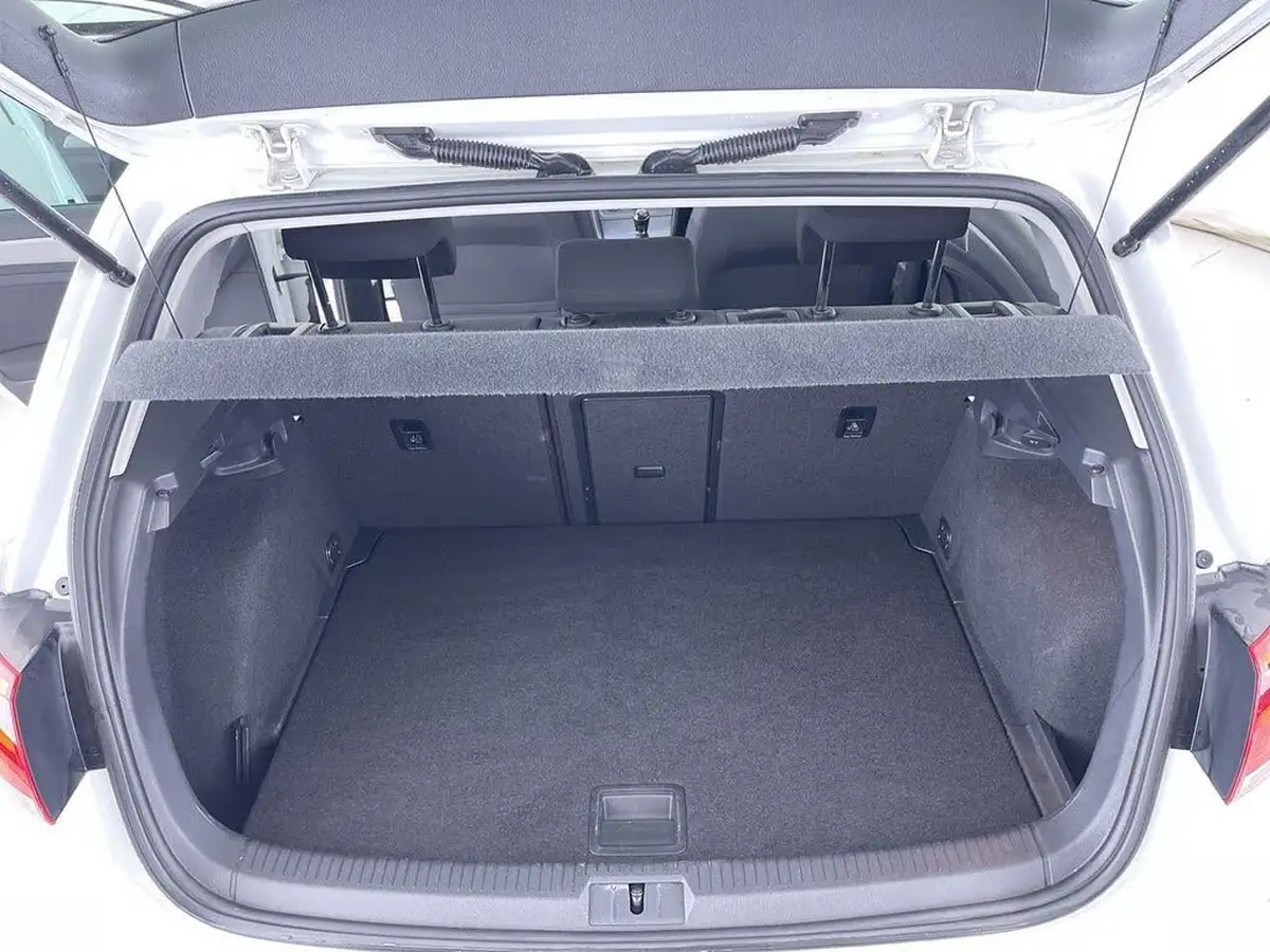 2015-volkswagen-golf-14-tsi-match-5d-big-65