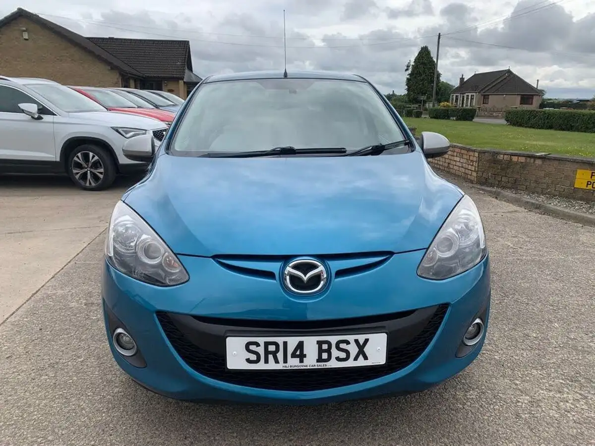 2014-mazda-mazda2-13-sport-venture-big-2