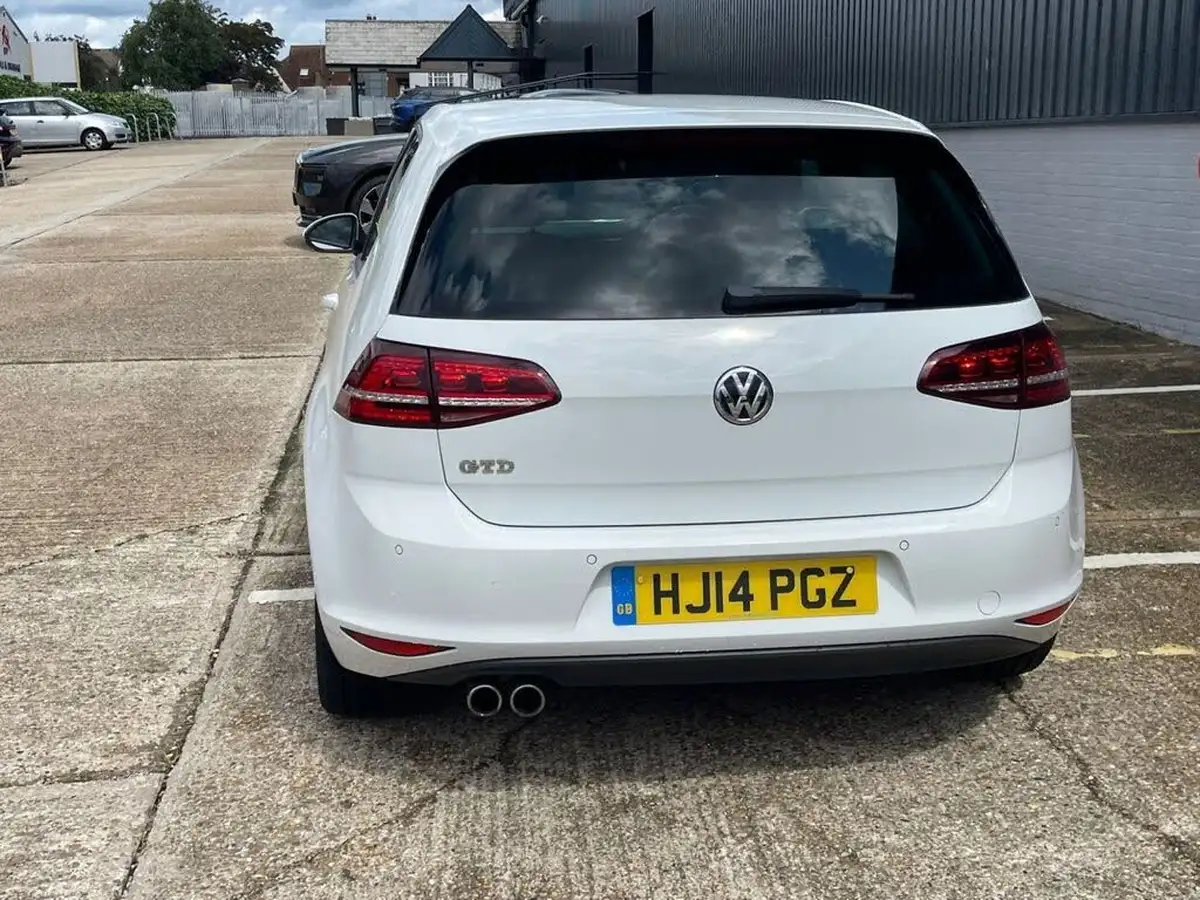 2014-volkswagen-golf-20tdi-gtd-3d-big-66