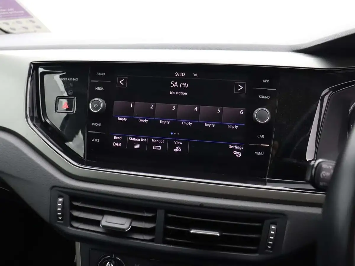 2018-volkswagen-polo-10-se-75ps-big-26