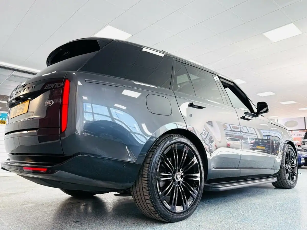 2022-land-rover-range-rover-30-d350-hse-big-3