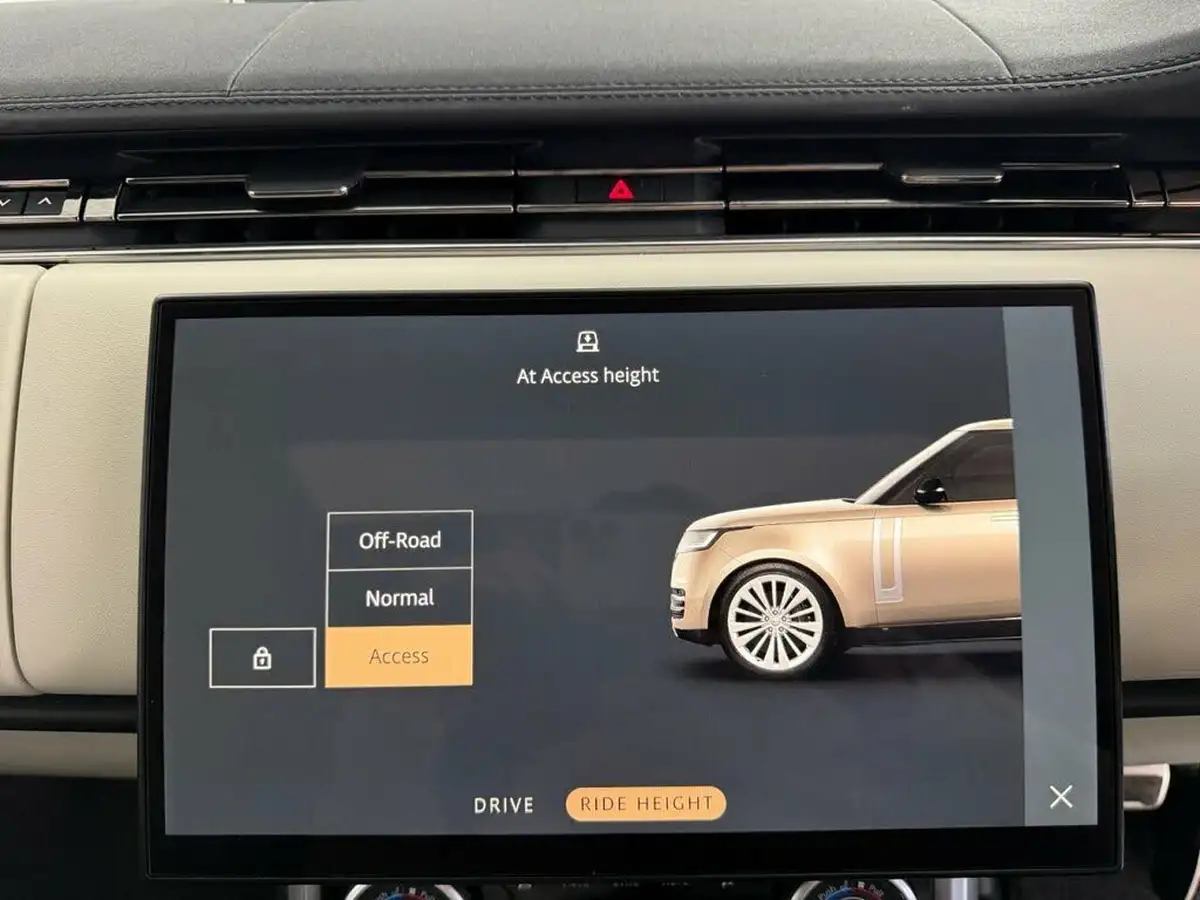 2022-land-rover-range-rover-30-d350-hse-big-79